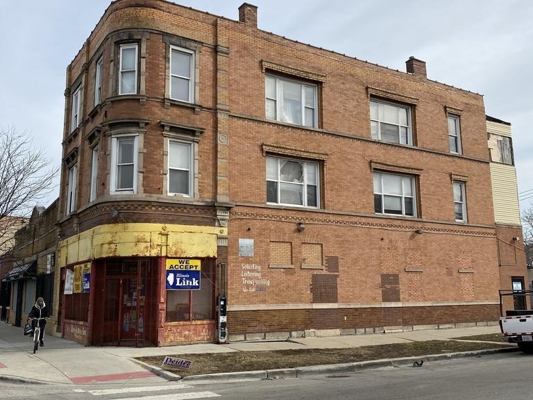 3825 W Chicago Ave, Chicago, IL for sale - Building Photo - Image 1 of 3