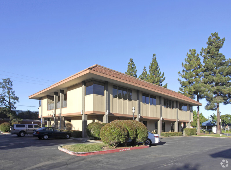 690 Saratoga Ave, San Jose, CA for lease - Building Photo - Image 1 of 5