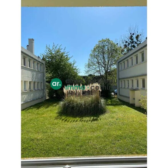 Office in Verrières-en-Anjou for lease - Building Photo - Image 2 of 7