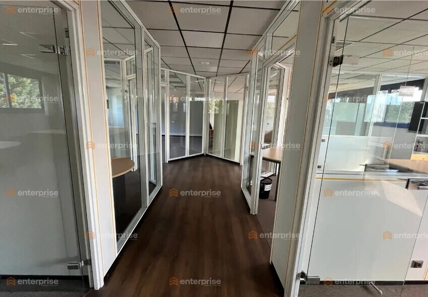 Office in Marcq-en-Baroeul for sale - Interior Photo - Image 2 of 9