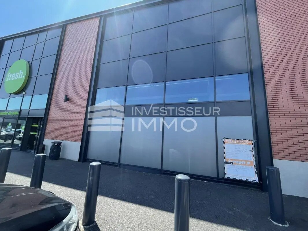 Retail in Saint-Pierre-lès-Nemours for lease Building Photo- Image 1 of 2