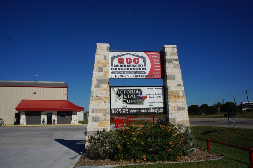 5274 State Highway 185, Victoria, TX for sale - Building Photo - Image 1 of 1