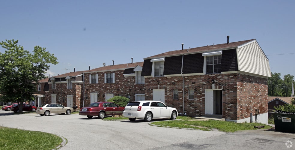 9192 Vanity Fair Dr, Saint Louis, MO for sale - Building Photo - Image 2 of 2