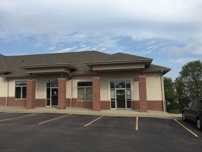 5001-5015 S Bur Oak Pl, Sioux Falls, SD for sale - Building Photo - Image 1 of 1