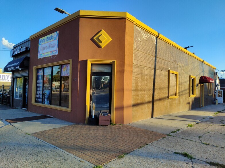 127-129 Hempstead Tpke, Elmont, NY for sale - Building Photo - Image 1 of 1