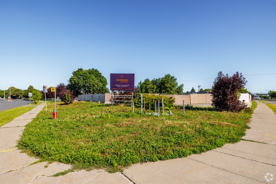 7777 Boul Taschereau, Brossard, QC for lease - Building Photo - Image 2 of 4