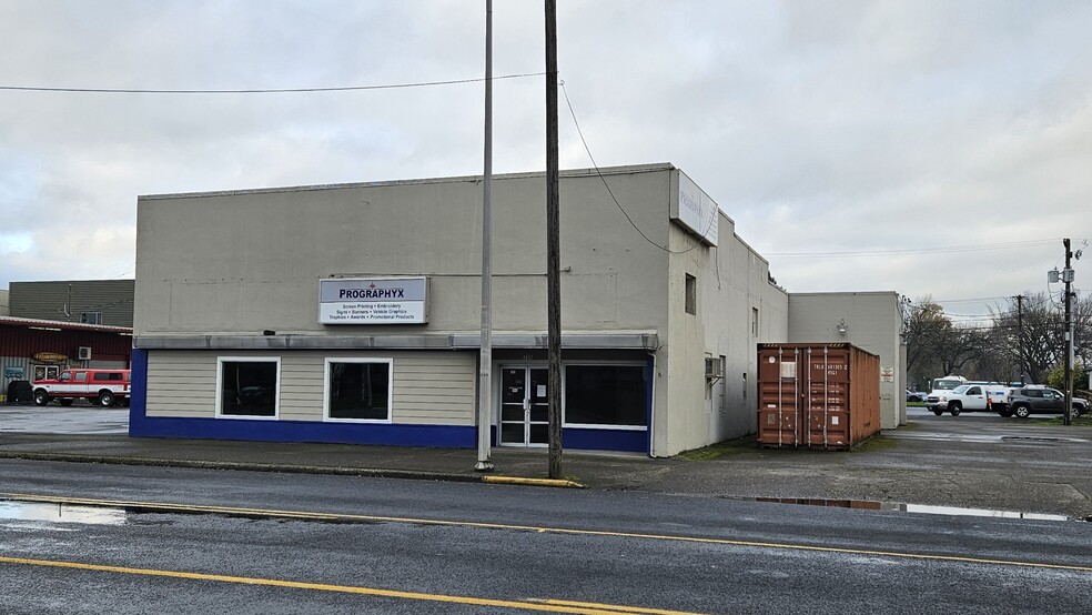 735 Commerce Ave, Longview, WA for lease - Primary Photo - Image 1 of 20