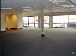 712 SE Hawthorne Blvd, Portland, OR for lease - Building Photo - Image 3 of 10