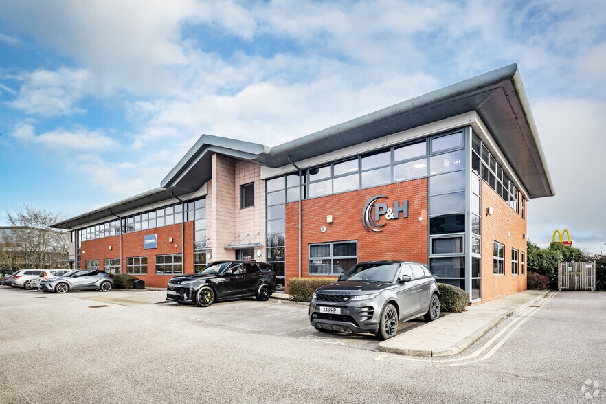 Yew Tree Way, Warrington for lease - Building Photo - Image 1 of 2