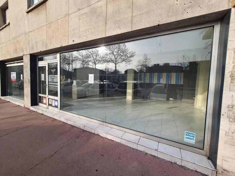 Retail in Montpellier for lease - Building Photo - Image 1 of 8