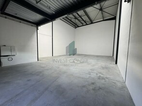 Flex in Pontoise for lease Interior Photo- Image 2 of 5