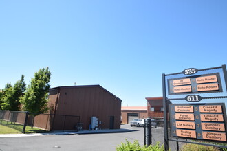 611 NE Jackpine Ct, Redmond, OR for lease Building Photo- Image 1 of 9