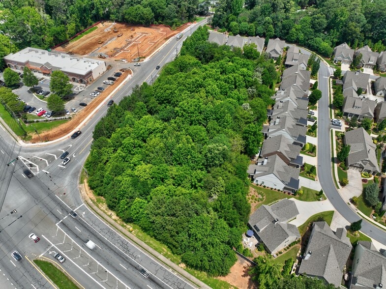 1299 W Wylie Bridge Rd, Woodstock, GA for lease - Building Photo - Image 3 of 14