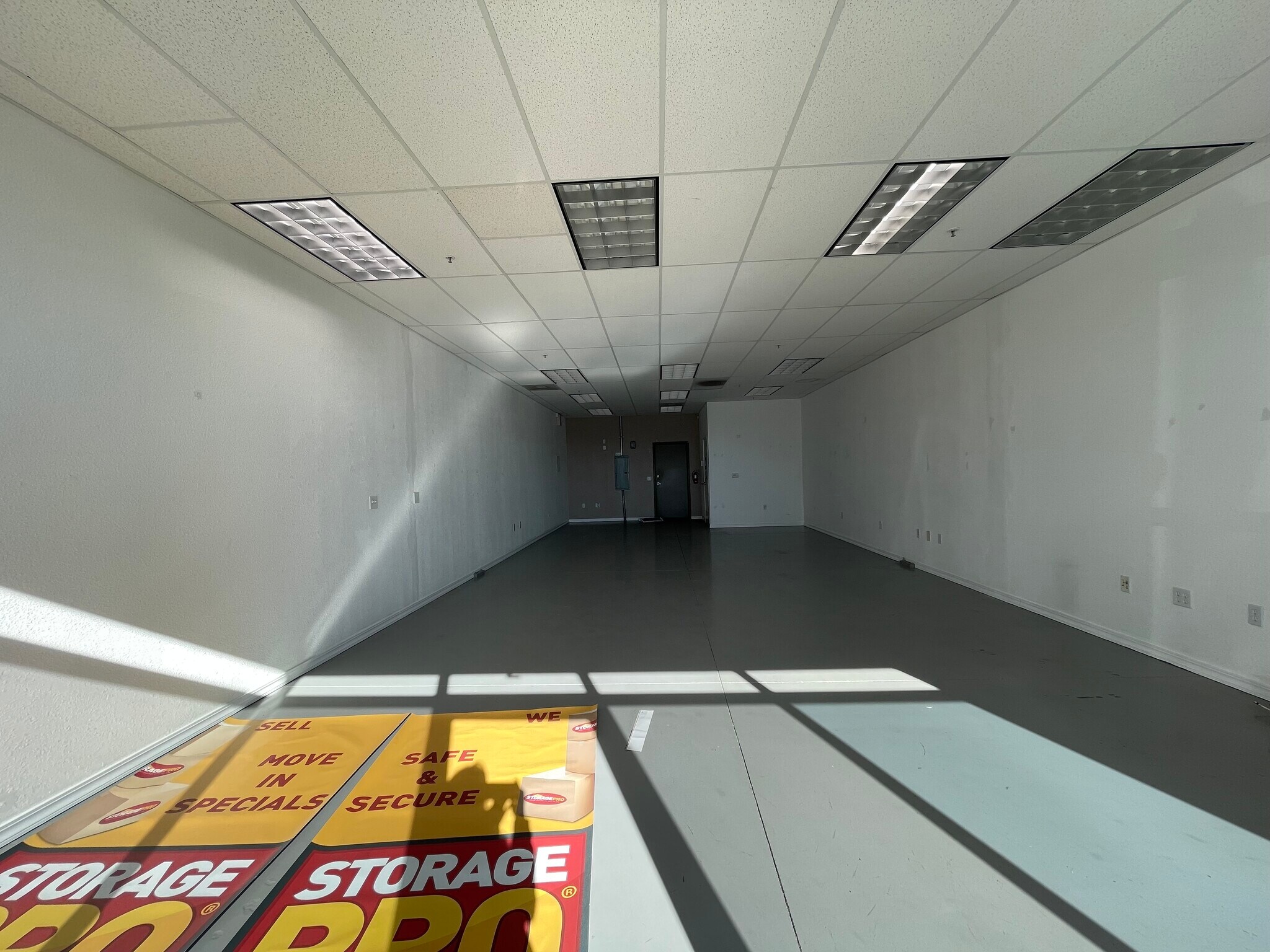 340-350 Travis Blvd, Fairfield, CA for lease Interior Photo- Image 1 of 3