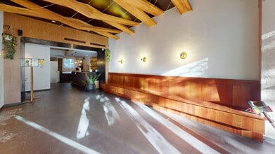 15 W 8th St, New York, NY for lease Interior Photo- Image 1 of 8