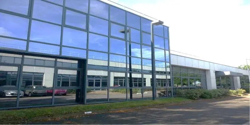 Location Bureaux 343 m² - Photo 1