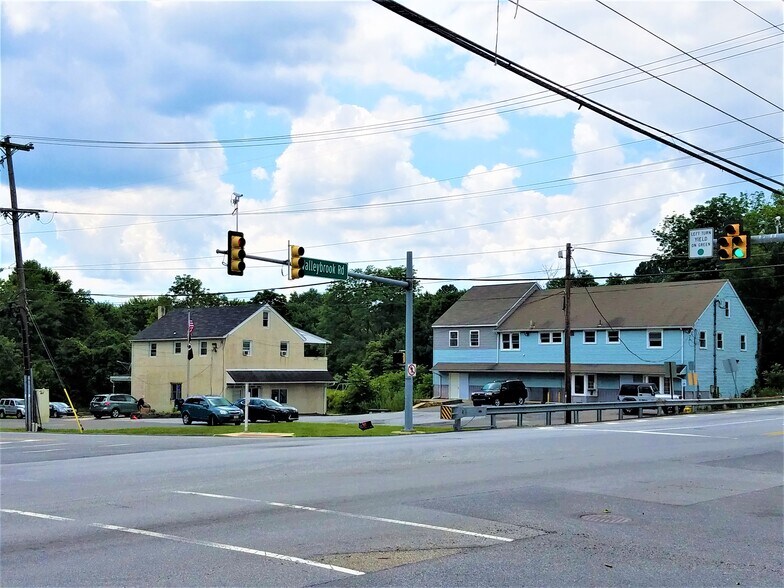 1 Smithbridge Rd, Glen Mills, PA 19342