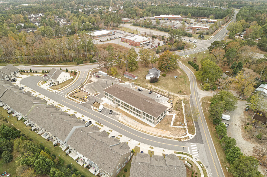 500 Wayland Grove Ln, Apex, NC for sale - Building Photo - Image 3 of 9