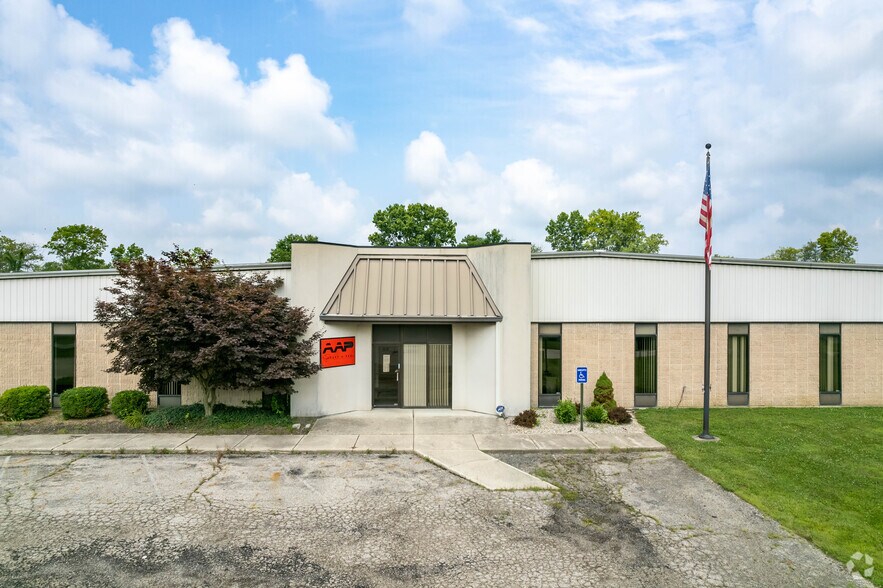 1701 Dalton Dr, New Carlisle, OH for sale - Building Photo - Image 1 of 1