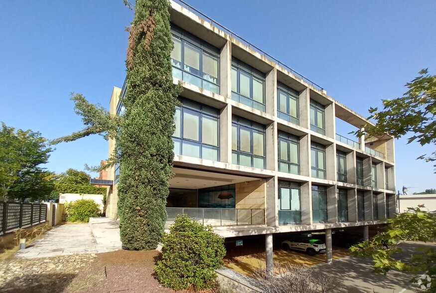 Avenida De La Victoria, 134, Madrid, Madrid for lease - Building Photo - Image 1 of 1