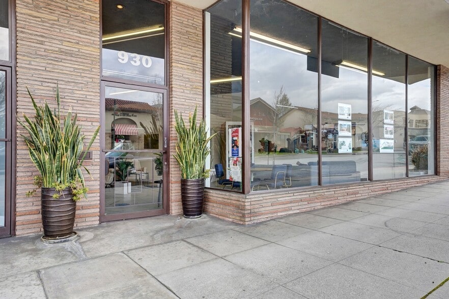 930 Foothill Blvd, La Cañada Flintridge, CA for lease - Building Photo - Image 1 of 10