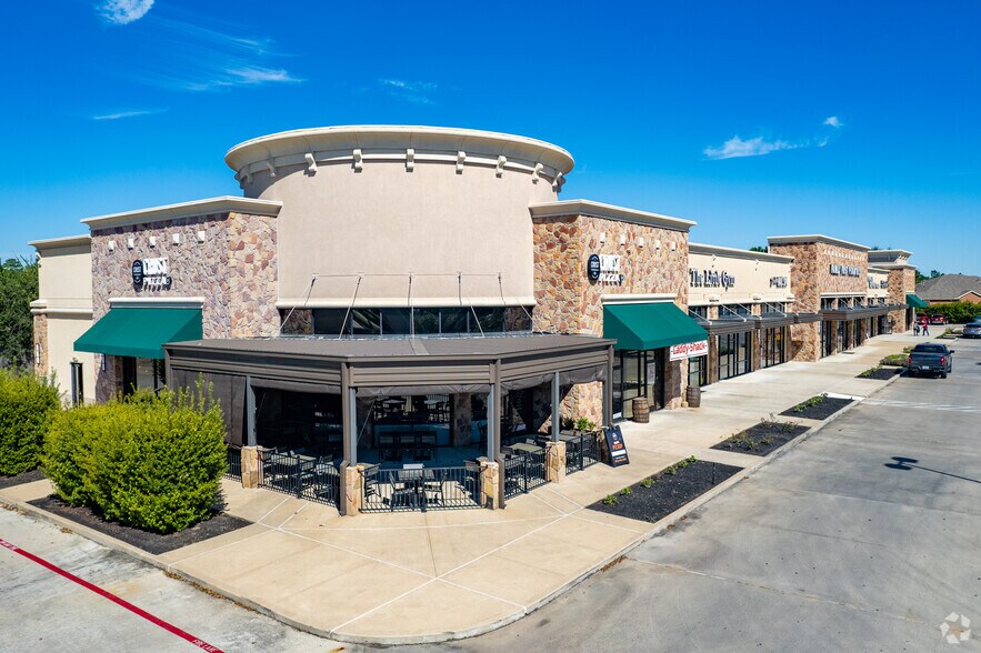 8714 Spring Cypress Rd, Spring, TX for sale - Primary Photo - Image 1 of 1