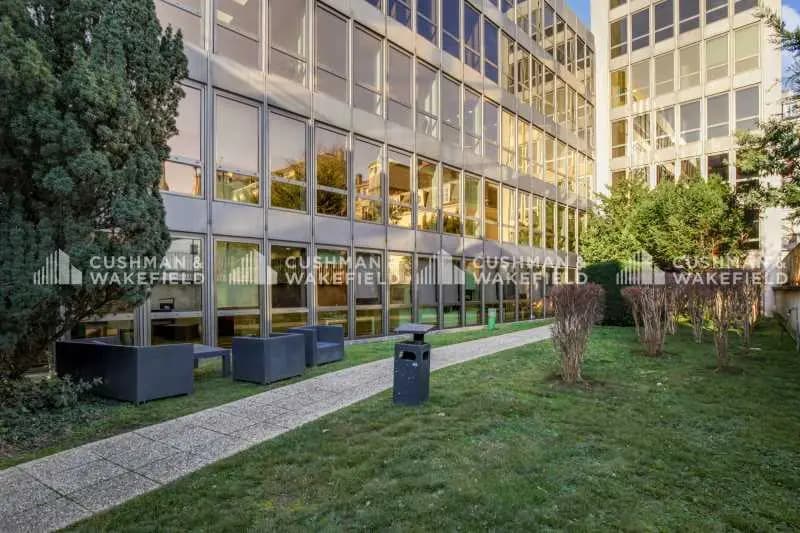 Office in Neuilly-sur-Seine for lease - Building Photo - Image 2 of 14