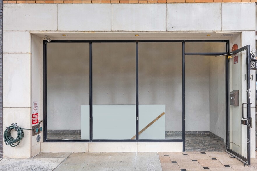 151 Green St, Brooklyn, NY for lease - Building Photo - Image 1 of 2