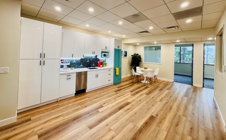 11965 Venice Blvd, Los Angeles, CA for lease - Interior Photo - Image 3 of 75