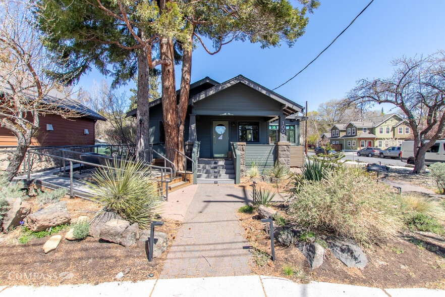 1004 NW Newport Ave, Bend, OR for lease - Building Photo - Image 2 of 17