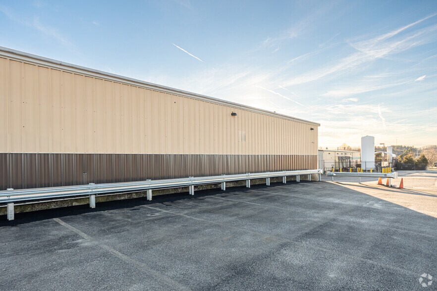 97 Bancroft St, Auburn, MA 01501 Industrial for Lease