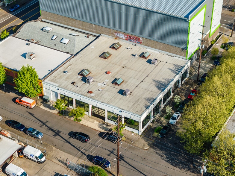 721-731 SE Yamhill St, Portland, OR for lease - Building Photo - Image 2 of 15