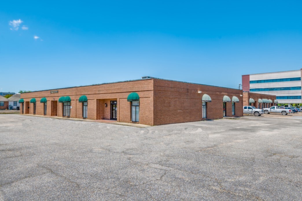 4165 Carmichael Rd, Montgomery, AL for lease Building Photo- Image 1 of 5