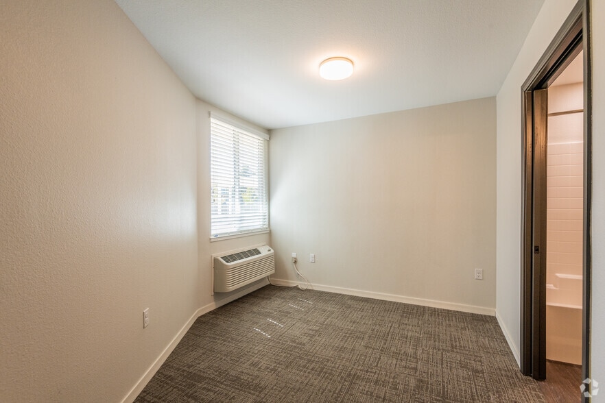 1835 Oddie Blvd, Sparks, NV for lease - Building Photo - Image 2 of 24