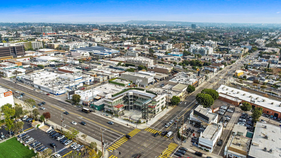 11666 W Olympic Blvd, Los Angeles, CA for lease - Building Photo - Image 2 of 21