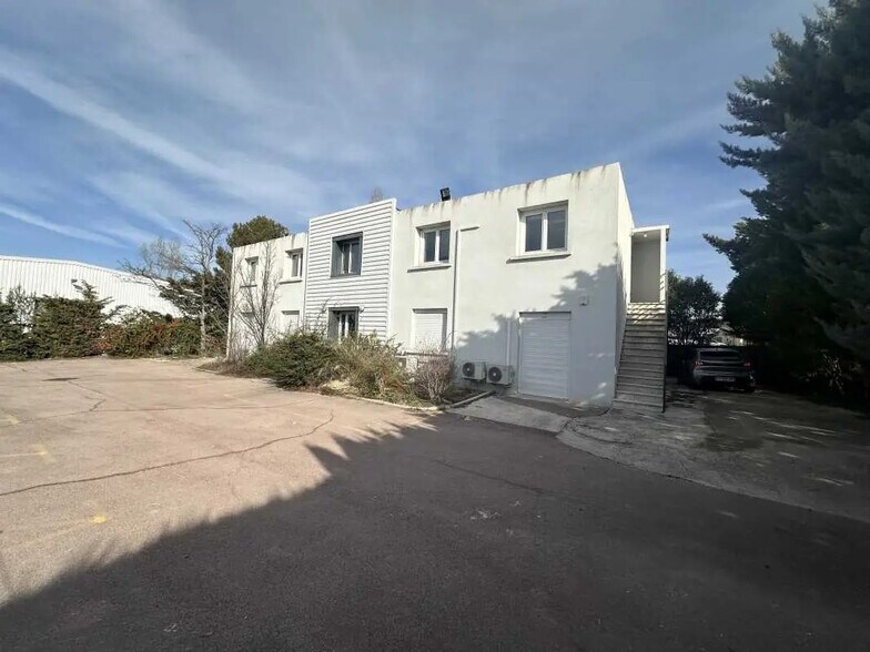 Office in Aix-en-Provence for lease - Building Photo - Image 3 of 3