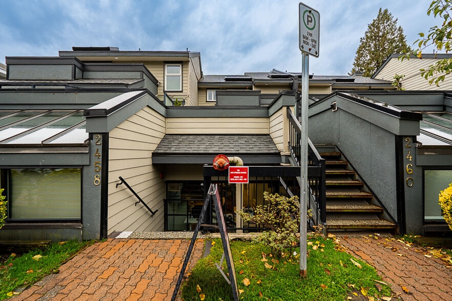 2458 Haywood Av, West Vancouver, BC for sale - Building Photo - Image 2 of 33