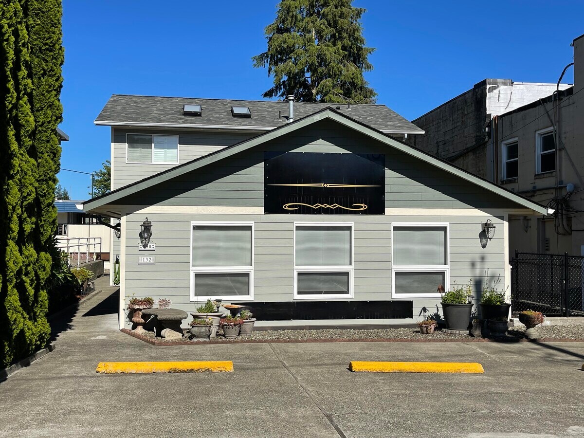 132 S 1st St, Montesano, WA 98563