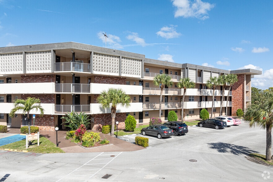 3051 NW 48th Ave, Lauderdale Lakes, FL for sale - Building Photo - Image 2 of 5