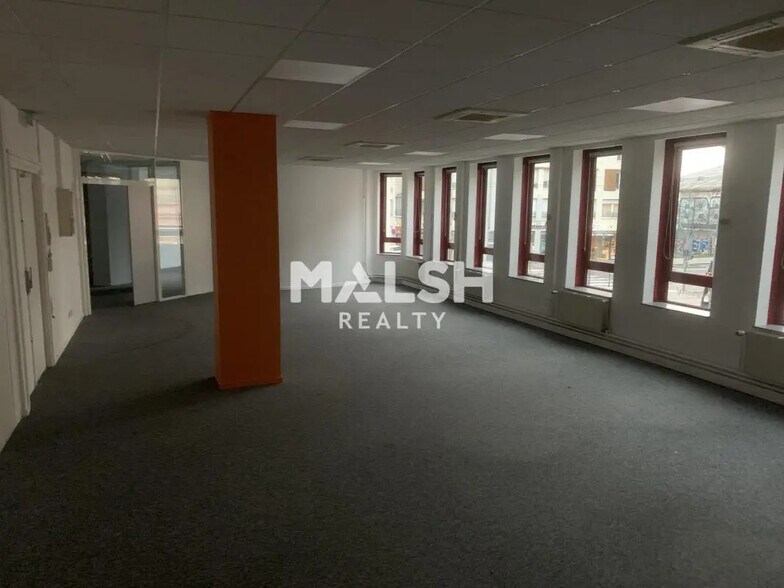 Office in Lyon for lease - Interior Photo - Image 3 of 20