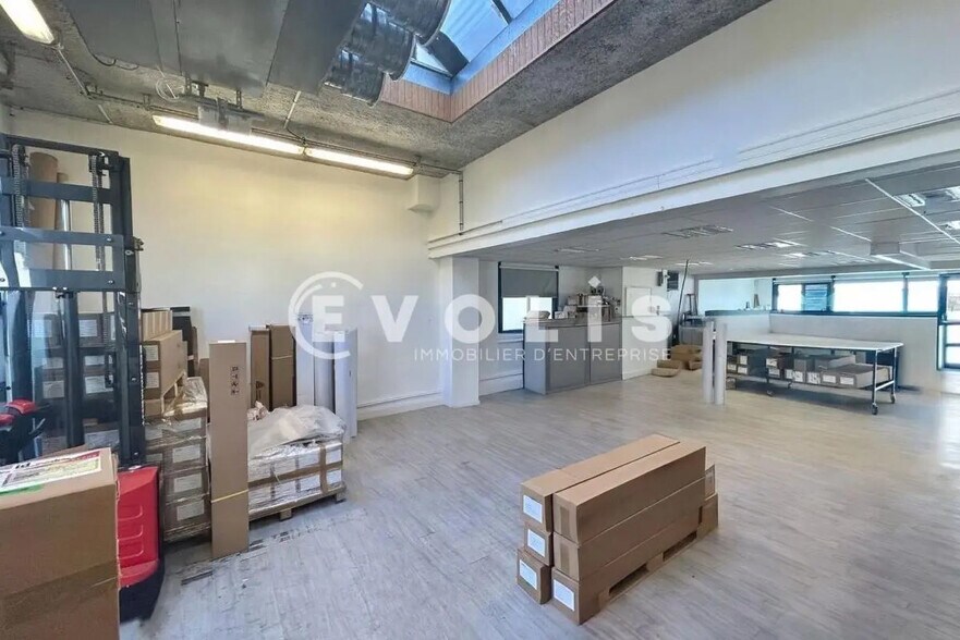 Flex in Croissy-Beaubourg for sale - Interior Photo - Image 3 of 6