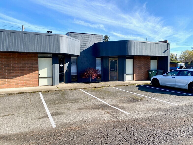 334 SE 5th Ave, Hillsboro, OR for lease - Building Photo - Image 2 of 6