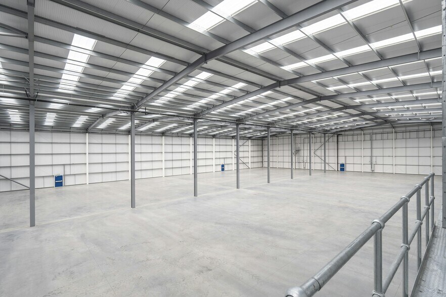 6 Alfreds Way, Barking for lease - Building Photo - Image 3 of 34