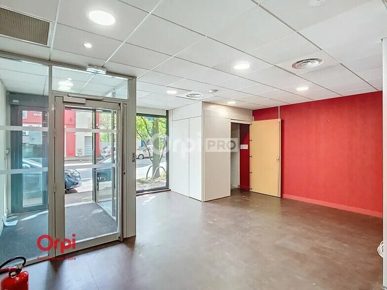 Office in Rezé for sale - Interior Photo - Image 2 of 6