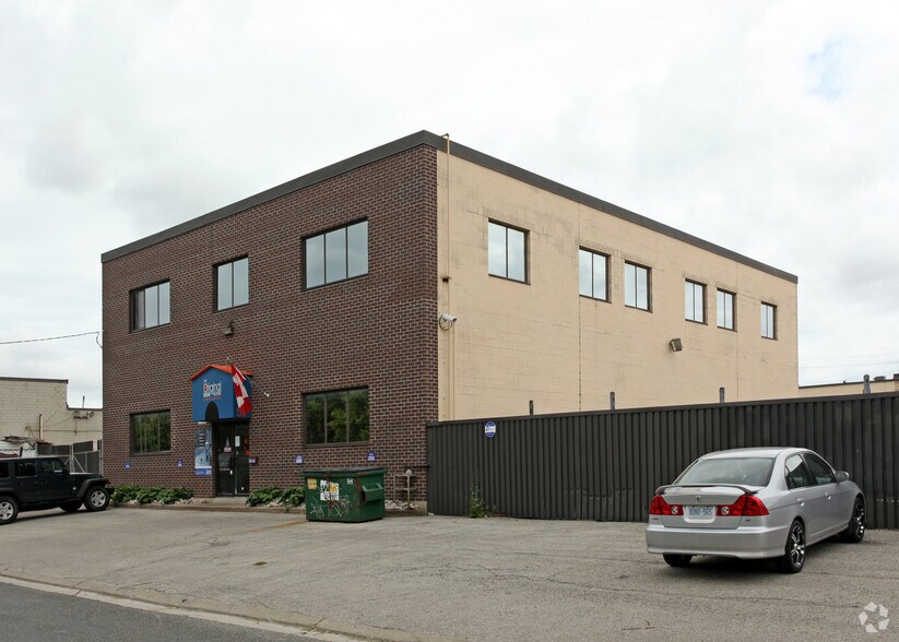 176 Wicksteed Ave & 57 Research Rd portfolio of 2 properties for sale on LoopNet.com - Primary Photo - Image 2 of 2