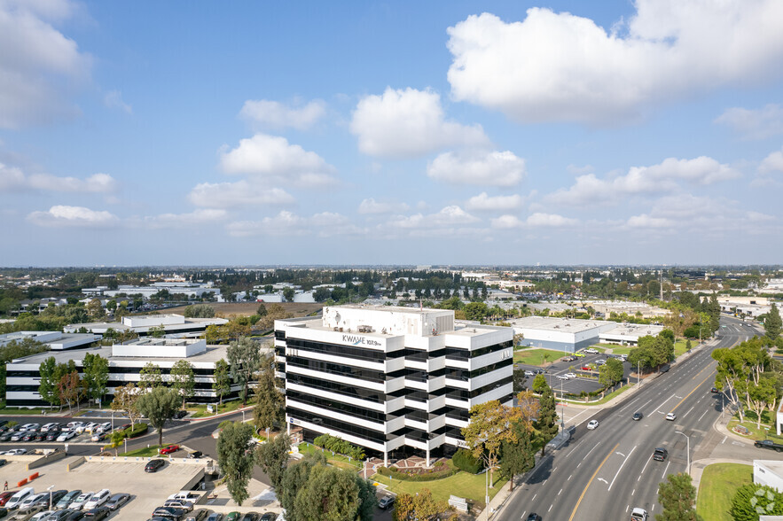 3000 W MacArthur Blvd, Santa Ana, CA for lease - Aerial - Image 3 of 7