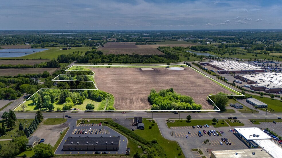 5800 Bay Rd, Saginaw, MI for sale - Building Photo - Image 2 of 25