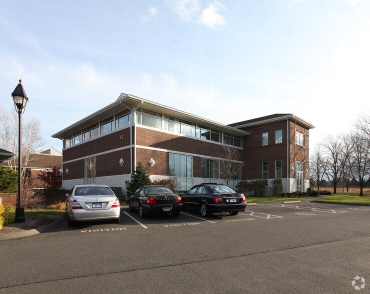 92 Hopmeadow St, Simsbury, CT for sale - Building Photo - Image 1 of 1