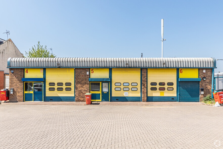 Clifford Rd, London for sale - Primary Photo - Image 1 of 1