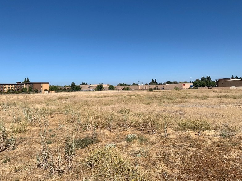 2018 Forest Ave, Chico, CA for sale - Building Photo - Image 2 of 7